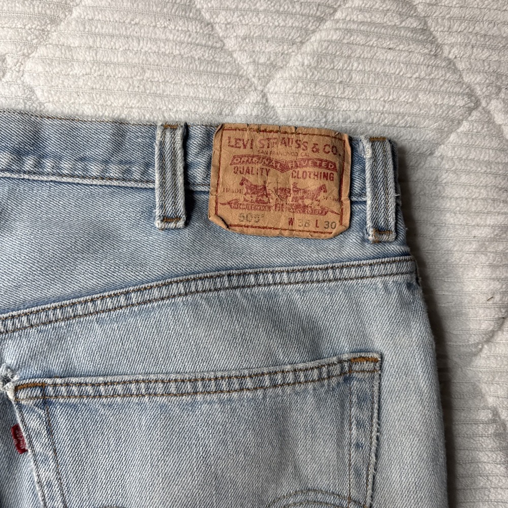 Vintage Lev's 505 Jeans Men 38x30 Blue Denim Light Wash Straight Regular Y2K - Picture 8 of 16